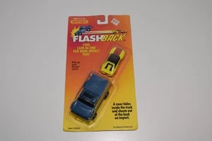 V 1:64 MATCHBOX FLASH BACK 23300 23303 4X4 PICK UP CON FERRARI 308 GIALLO MIB. - Foto 1 di 3