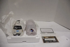 Mark Martin Autographed 1:24 2005 #9 2 Car Set Viagra 1 of 600 NASCAR Chrome Red - Picture 1 of 5