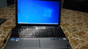 Toshiba Satellite S55T-A5337, Touchscreen backlitke15.6", I7, 16 GB, 1TB, Wins10 - Picture 1 of 9