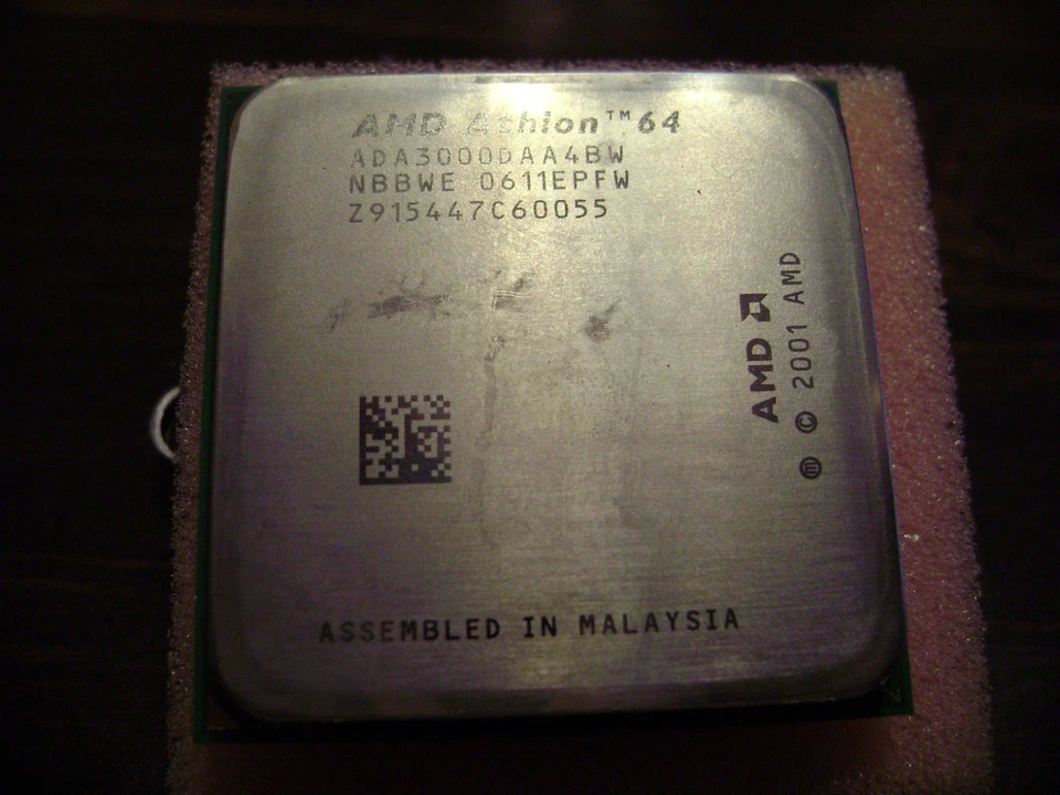 AMD Athlon 64 3000+ 1.8GHz (ADA3000DAA4BW) Processor - Image 1 of 1
