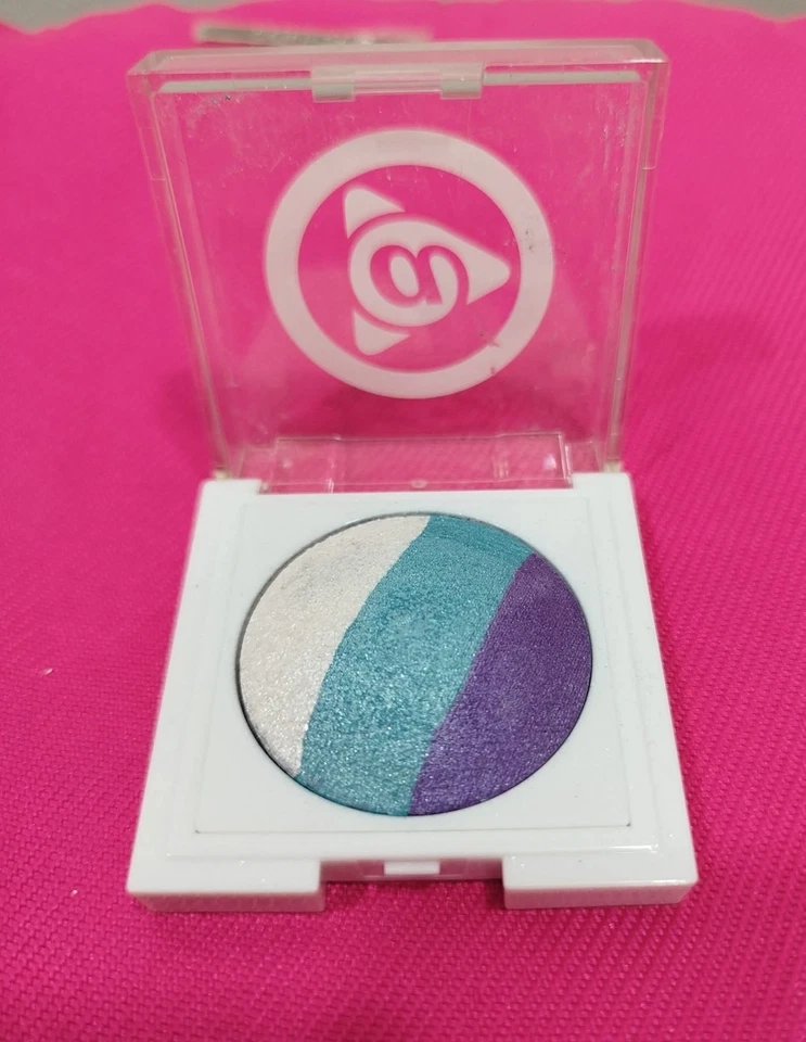 Mary Kay at Play Baked Eye Trio Eyeshadow Neopolitan - Image 1 of 1