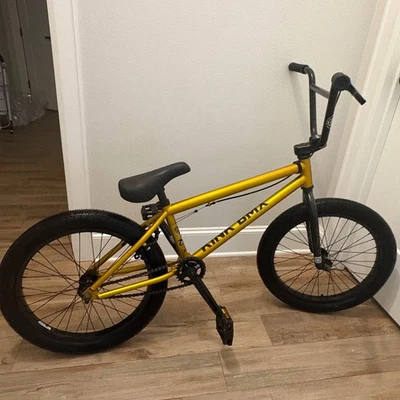 Bicicleta BMX Kink Foto 1 de 4