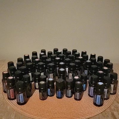 Lote de 63 frascos de vidro vazios de óleos essenciais para terapia vegetal doTerra 15 ml e 5 ml  - Imagem 1 de 3
