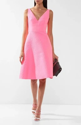 $2700 PRADA ТЕКСТУРИРОВАННЫЙ ГЕРЦОГИНИ ТРАПЕЦИЕВИДНЫЙ НЕОНОВЫЙ РОЗОВЫЙ ПЛАТЬЕ РАЗМЕР 44 ЭТО / 8 США - Изображение 1 из 4