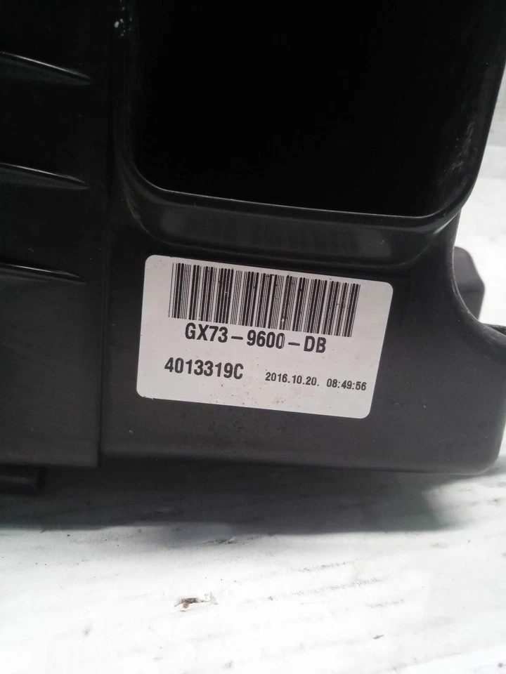 Conjunto de filtro de aire usado se adapta a: Jaguar Xe 2017 5,0 L grado B Foto 1 de 4