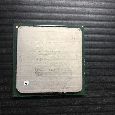 Procesador CPU de escritorio Pentium 4 2,8 GHz/512/400 SL7EY Q418A155 Foto 1 de 3