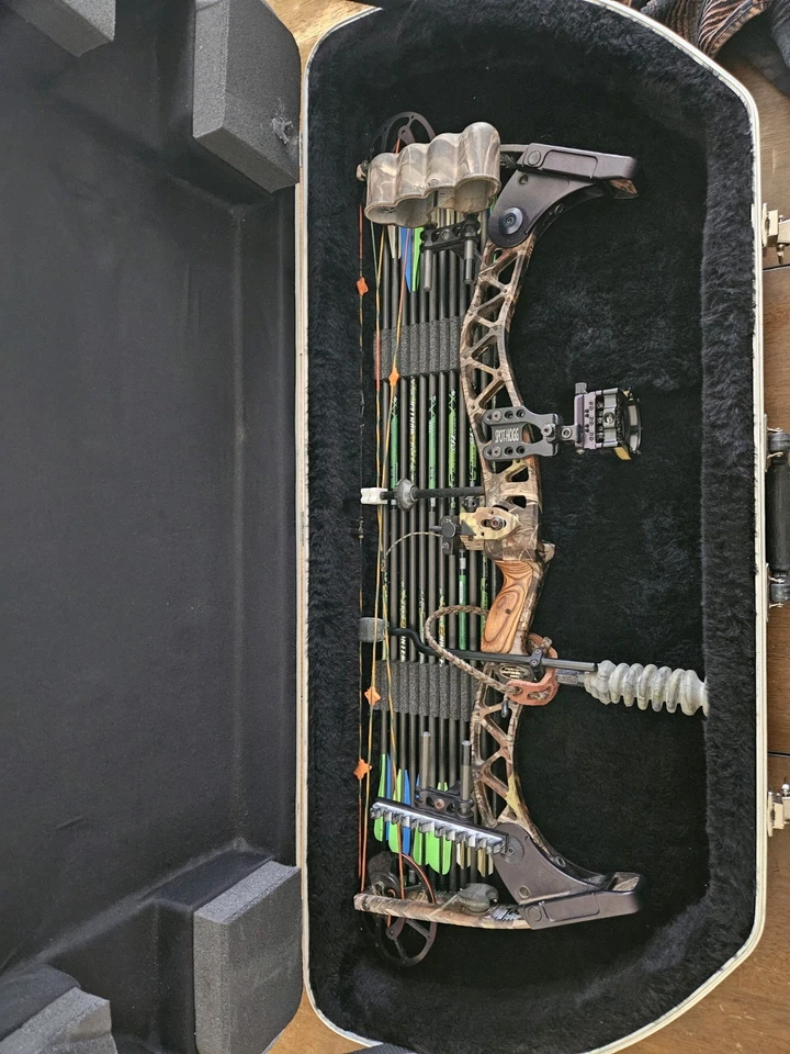 Arco compuesto Limbsaver DeadZone DZ-32 edición limitada - Paquete completo Foto 1 de 4