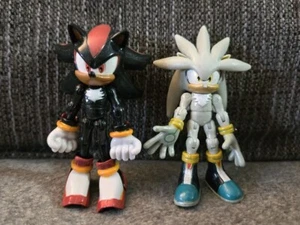 Jazwares Sonic The Hedgehog Comic 2 Pack - Metallic Shadow & Silver 3" Figures - Picture 1 of 3