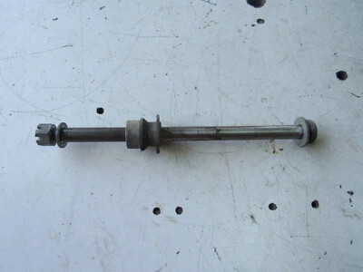 Suzuki GS850 1979 eje trasero Foto 1 de 4