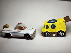 Set of 2 Hot Wheels SpongeBob SquarePants Pineapple & Sandy Cheeks Bubble Car - Picture 1 of 10