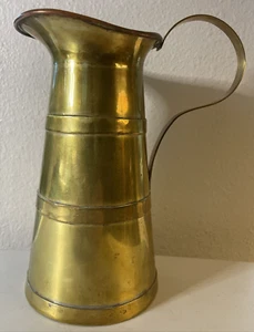 Vintage Curved Handle Brass Metal 32 Ounce Pitcher Jug Vase 8" Tall Decor - Picture 1 of 10