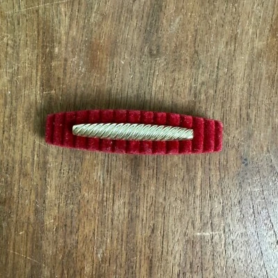 Clip de pelo vintage años 80 90 terciopelo rojo oscuro tono dorado acento metal Foto 1 de 4