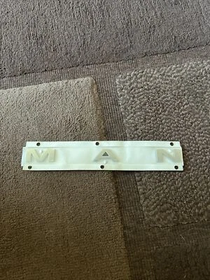 MINI NUOVO ORIGINALE F54 CLUBMAN EMBLEMA POSTERIORE DISTINTIVO ETICHETTA ADESIVO UOMO 7376044 - Immagine 1 di 3