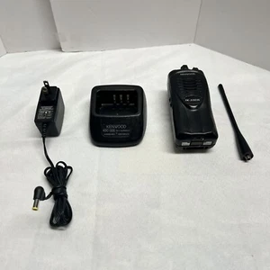 Kenwood  TK-3202L UHF Two-Way Handheld Radio with Charger and Power Supply - Picture 1 of 5