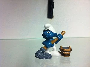 Schlumpf mit Kehre 20193 1a Sclumpf mit Mopp ein Eimer Smurf - Bild 1 von 1