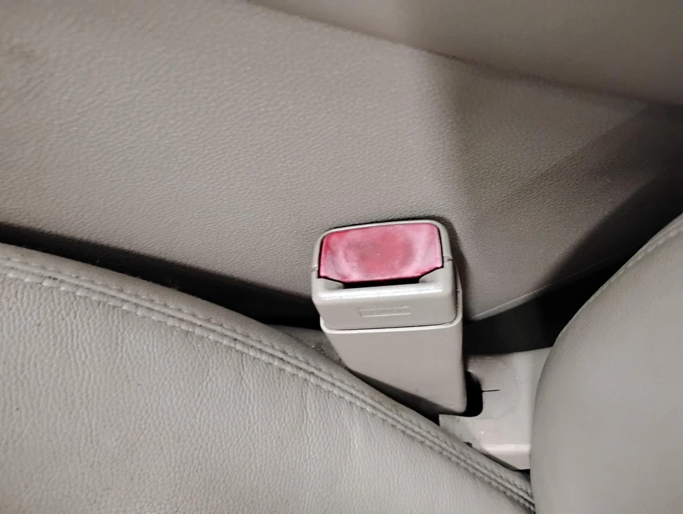 07 08 09 10 11 12 13 14 GMC YUKON XL 1500 Front Seat Belt Foto 1 de 1