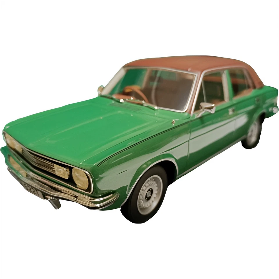 Cult 1:18 Morris Marina HL 1979 Green Marina 4-Door Sedan Model - Image 1 of 4