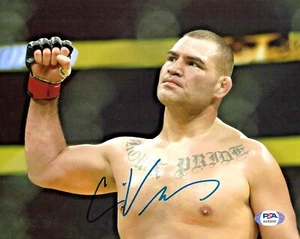 Cain Velasquez UFC WWE Heavyweight Signed Auto 8x10 Photo PSA/DNA COA #3 - Picture 1 of 1