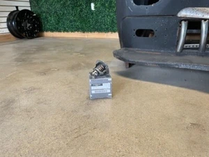 (1) Conjunto de termostato genuino Nissan GTR R32,33,34 GTST NUEVO OEM 21200-42LOA - Imagen 1 de 4