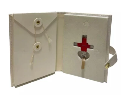 ClickFree Pro 256GB Red Memory Book ClickFree Pro New Open Box - Image 1 of 4