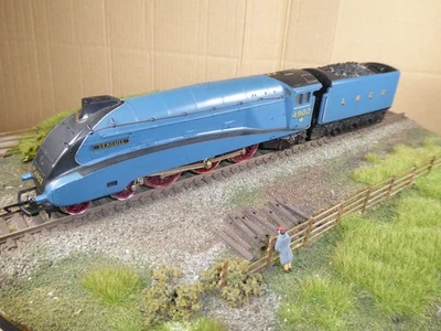 Hornby 00 Gauge LNER Class A4 4-6-2 Steam Loco/Tender no 4902 LNER Blue Livery - Image 1 of 4