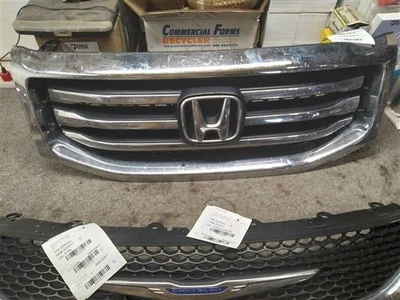 Grille Upper Fits 12-15 PILOT 875082 - Image 1 of 4