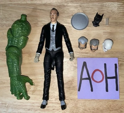 Boneco Mattel DC Multiverse Alfred Pennyworth Killer Croc BAF Solto Completo - Imagem 1 de 3