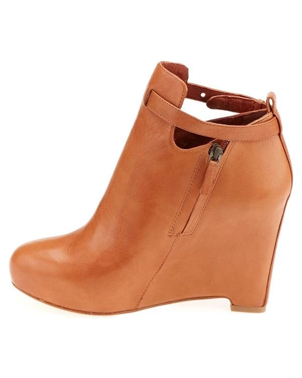 ELIZABETH and JAMES ~ $375 Nuevo Cuero Coñac PERI Cuña Botín Zapatos Botas 9.5 Foto 1 de 1