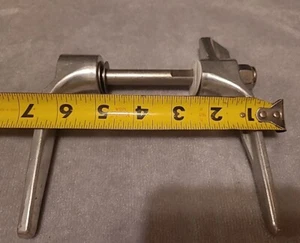 Großer Aluminium Beschlag Gefrierschrank Türgriff Riegel New Old Stock schöner Zustand - Bild 1 von 5