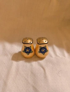 Miniature Vintage Japanese Orange Color Salt And Pepper Shakers - Picture 1 of 6