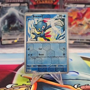 Sneasel - 013/064 Shrouded Fable REVERSE HOLO Pokemon - NM/MINT - Picture 1 of 2