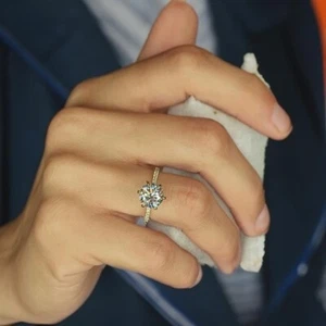 Anillo de compromiso 2 quilates IGI GIA cultivado en laboratorio corte redondo diamante sólido oro amarillo de 14 k - Imagen 1 de 7