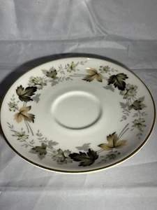 Vintage Royal Doulton Larchmont Saucer White Green Grey Flowers Leaves mint - Picture 1 of 2