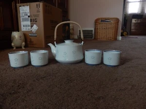 Vtg Japanese Blue White Porcelain Tea Set Kettle w/ Rattan Handle And 4 Cups - Picture 1 of 24