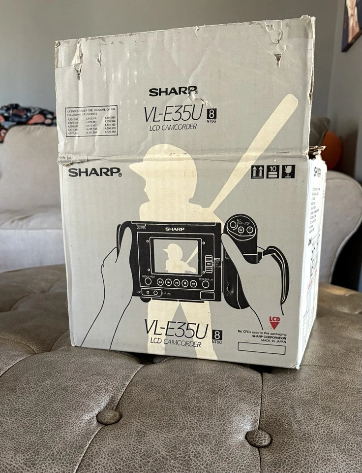 Sharp VL-E35U Viewcam Zoom Video8 LCD Camcorder VCR - IN ORIGINAL BOX - Image 1 of 4