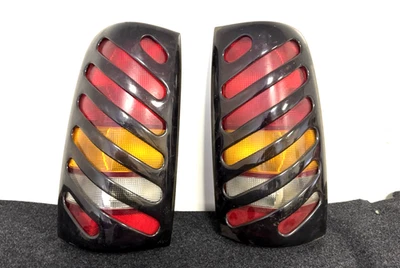 Luces traseras OEM con cubierta AVS vintage para Chevy Silverado 99-02/99-03 GMC Sierra Foto 1 de 4