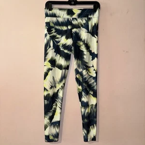 Oysho Fitness Palm Leaf Leggings Size M - Picture 1 of 9
