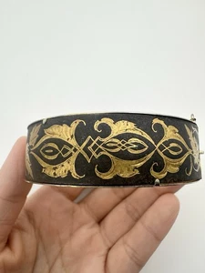 Vintage Damascene Bracelet Bangle Etched Gold Tone Read - Picture 1 of 8