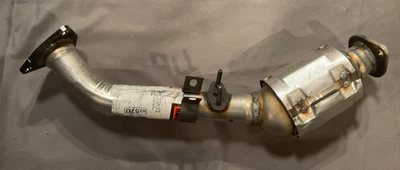 Catalytic Converter-CalCat Walker 82570 fits 00-04 Toyota Tacoma 2.4L-L4 - Image 1 of 4