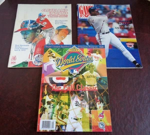 MLB World Series 1997 Programma Ufficiale Indiani/Marlins +2 Riviste Indiani Vintage - Foto 1 di 24