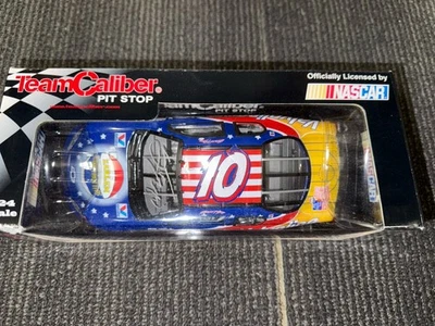 Scott Riggs #10 Harlem Globetrotters/Valvoline  2004 NASCAR 1:24 Die Cast AUTO!! - Image 1 of 3