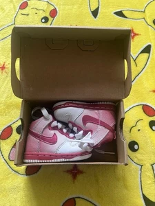 Nike Dunk High Kinder White Voltage Cherry 2009 Vintage Kleinkind Schuhe Turnschuhe Gr.3 - Bild 1 von 5