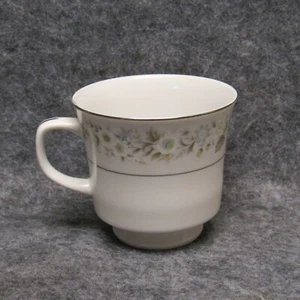 Taza de té o café Imperial China por W Dalton 745 flor silvestre de 3" de alto - Imagen 1 de 4