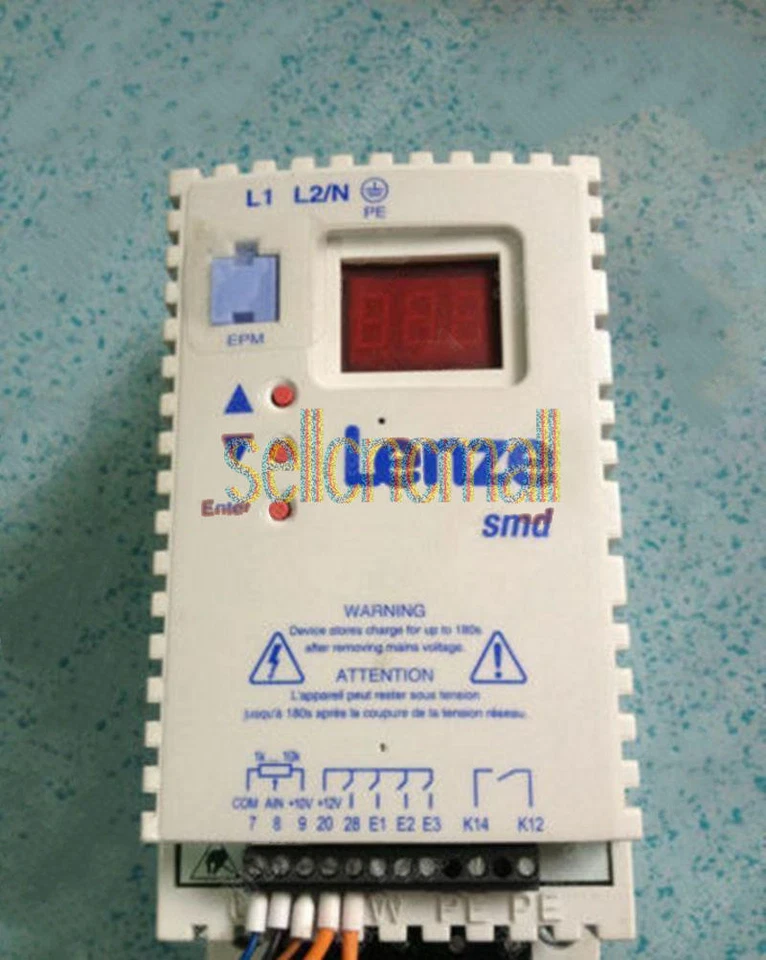 1piece Used Lenze ESMD251X2SFA Frequency Converter Tested Good - Image 1 of 1