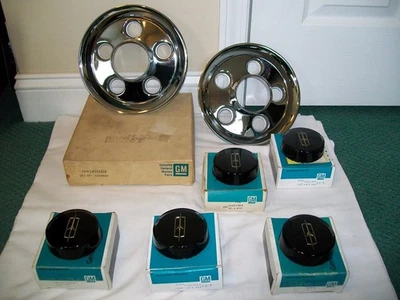 1977-79  OLDSMOBILE CENTER CAPS,  DELTA 88/ 98 FOR SPORT WHEELS, N82, SUPER RARE - Image 1 of 4