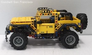 Lego Technic 42122 Yellow Jeep Wrangler Rubicon Assembled Complete Set - Picture 1 of 7