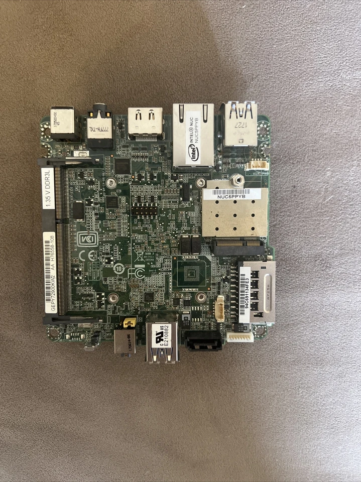 Intel NUC N3700 Quad Core Pentium NUC5PPYB Barebones con ventilador de refrigeración CPU Foto 1 de 2