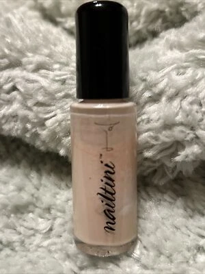 Nailtini Esmalte de Uñas Chi Chi Tamaño .25 Fl Oz Nuevo Claro Color Melocotón Tono Raro Foto 1 de 4