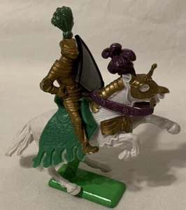 Vintage 1971 Britains LTD Miniatures Mounted Knight on Horseback Figure - Picture 1 of 7