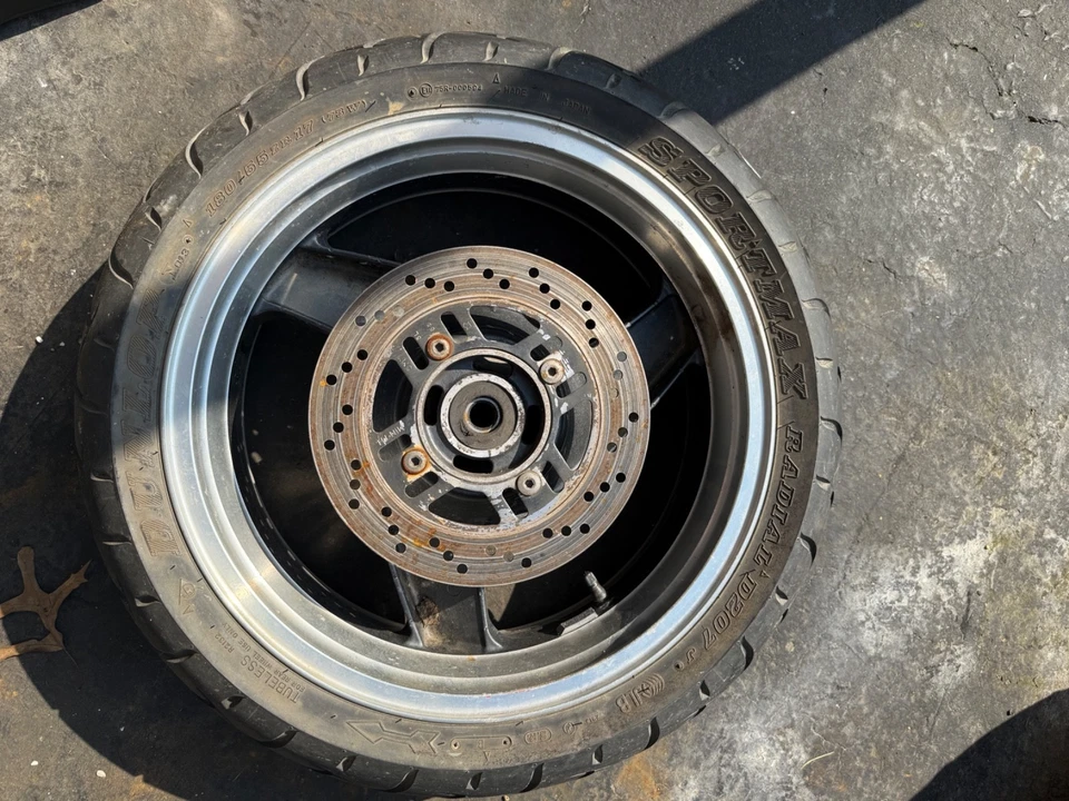 1994 94 川崎 ZX11 ZX-11 忍者后轮圈轮胎 + 转子 + 链轮轮毂 — 第 1/4 张图片